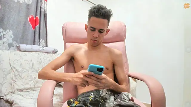 isaaclatino webcam