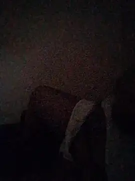 elpoop7305 live cam on StripChat