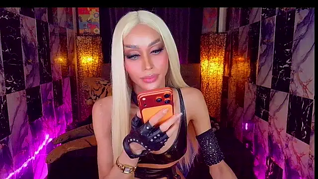 SeductiveSamanthaTS live cam on StripChat