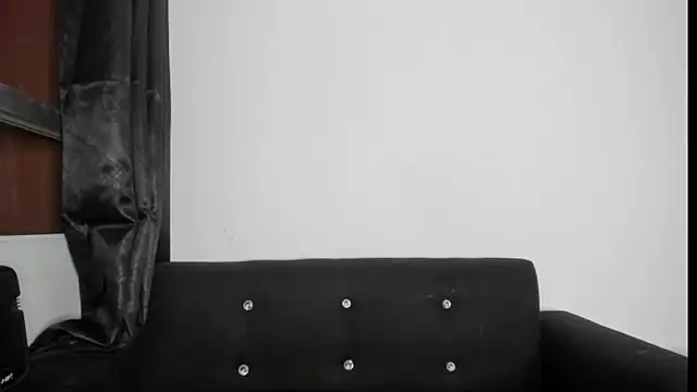 Onion_knight live cam on StripChat