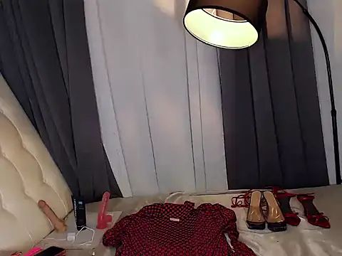 foxxy_barbie (T teen) - SPOILD ME HERE DADDY AND MAKE ME CUM