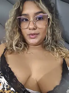 brendagirs (F young) - Fingers in the pussy