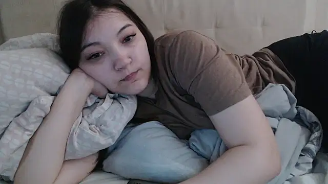 AlisaDevis live cam on StripChat