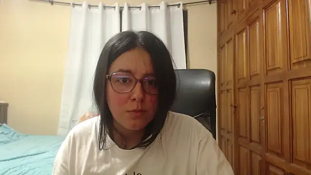 Venus_cat_ live cam on StripChat