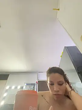 RED_VIOLETH live cam on StripChat