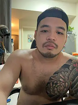 James1992_Ovo live cam on StripChat