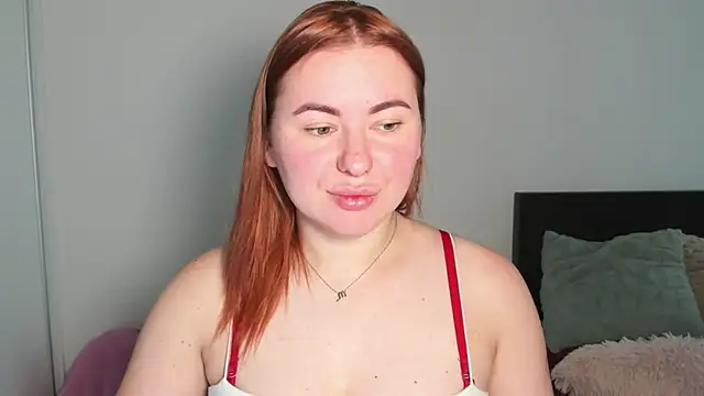 LAYLAxSTAR live cam on StripChat