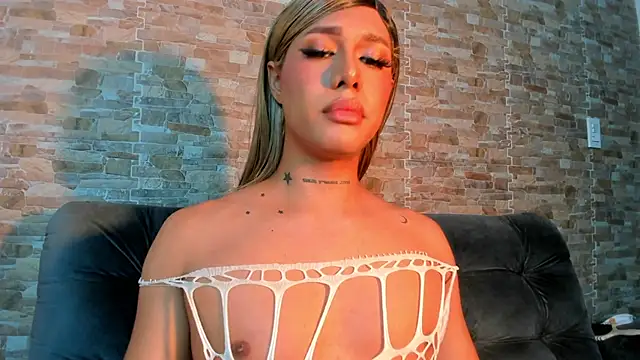 Dreams_Chloe webcam