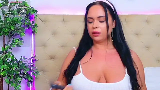TemptingLuna_ webcam