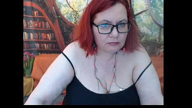 PlayfullMature webcam