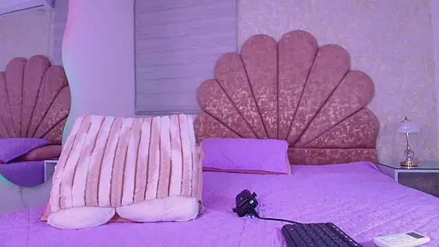 mia_colls webcam