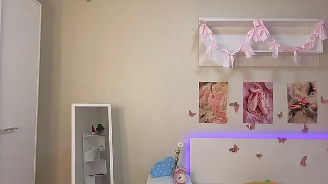 Milly_Lane webcam