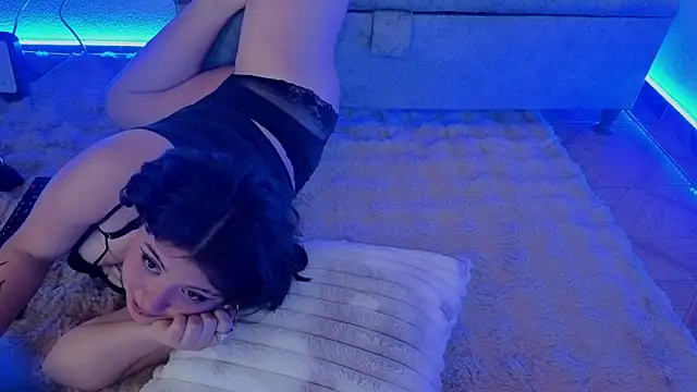 Blueberry_gothic webcam