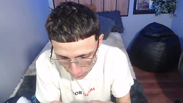Yao_23 webcam