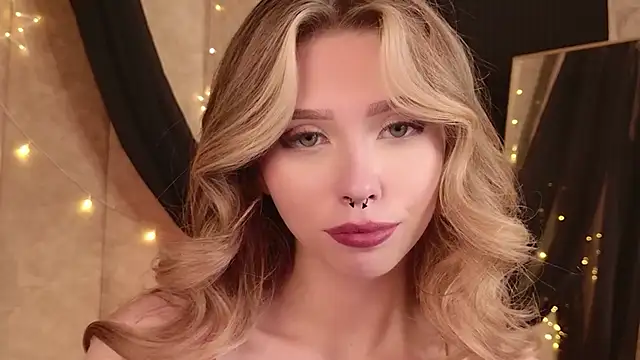 Sierra_Fane webcam