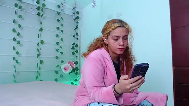 Sarabubbie live sex cam