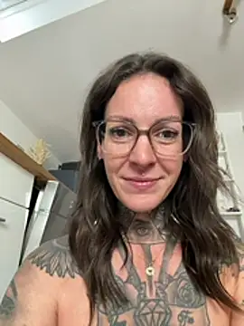 BrownieyQueen webcam