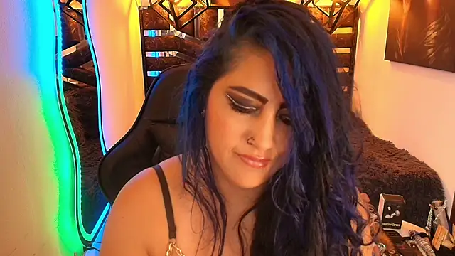 scarleth_blue webcam
