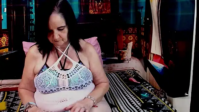LuciousGrace webcam