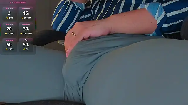 BulgeArt live cam on StripChat