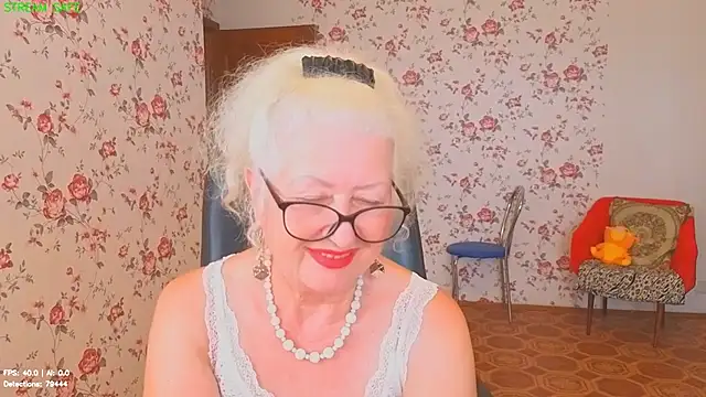 Maya_Mayflower webcam