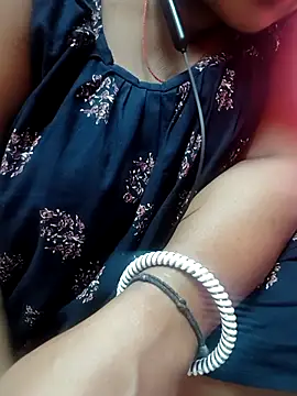 Cute-Swewty webcam