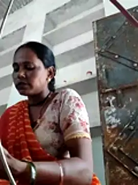 Pooja750 webcam