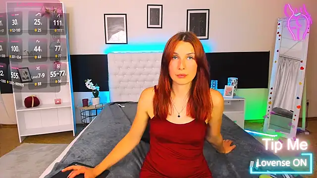 KiraNeeww webcam