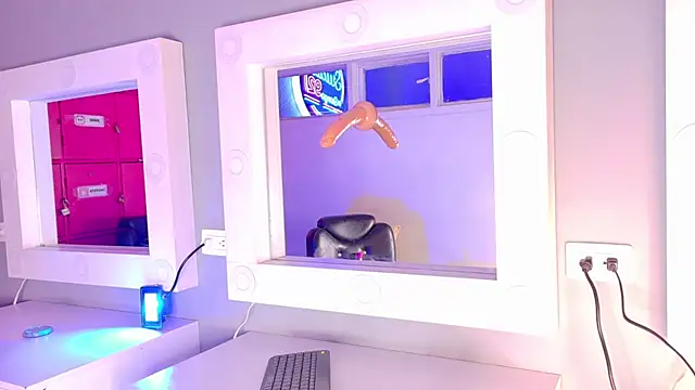 Meganlove__ webcam