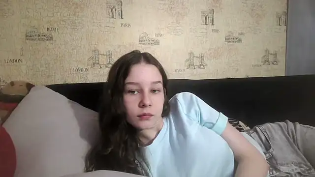 ElinoreHuxman webcam