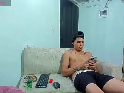 aaron_mercury_x webcam