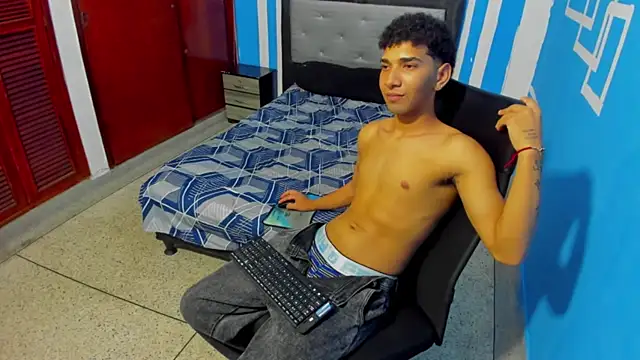 efrain_boy webcam