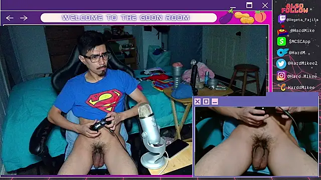 HarddMikee live cam on StripChat