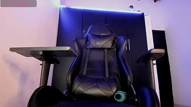 Liam_Mateo webcam