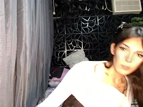 GORGEOUS_CARMEE webcam
