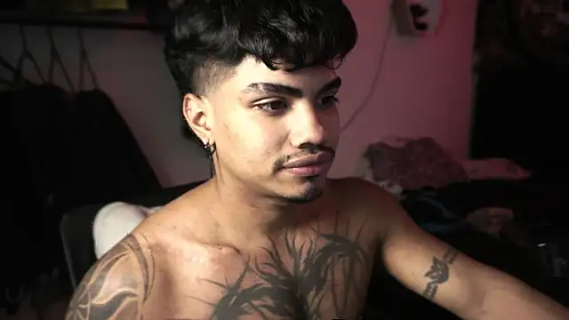 Young_laroi webcam