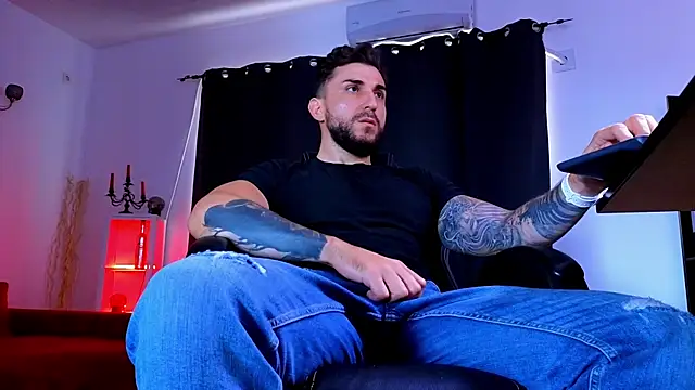 MightyAaron66 webcam