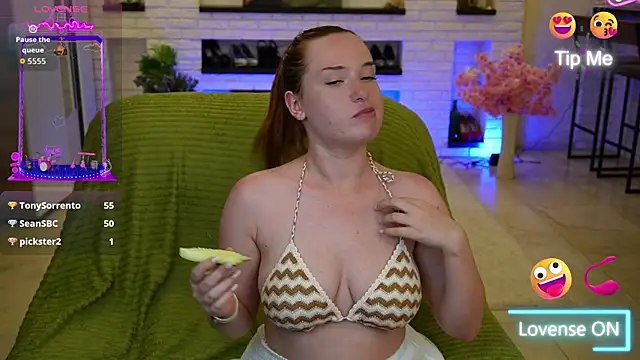 LisaElfy webcam