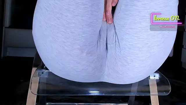 Cameltoe_squirt_inPants webcam