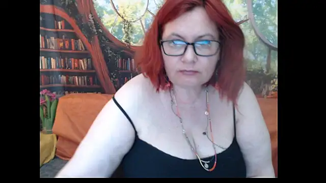 PlayfullMature webcam