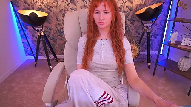 Nicol_Moonn live cam on StripChat
