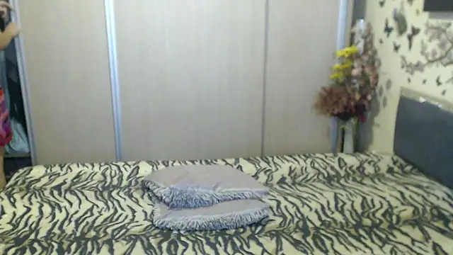 MirabelaSweet webcam