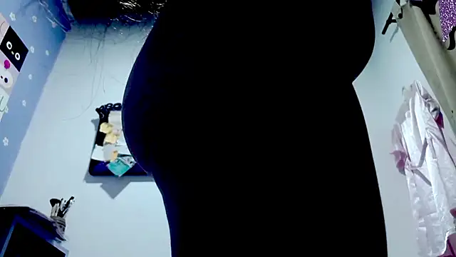 PetiteIvoryQueen19 webcam