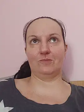 BustyLadyAlma webcam