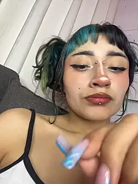 baby_akuma webcam