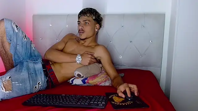 Angel_foxc13 webcam