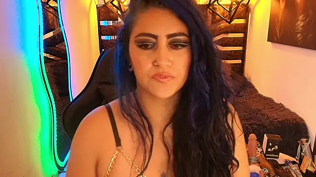 scarleth_blue webcam
