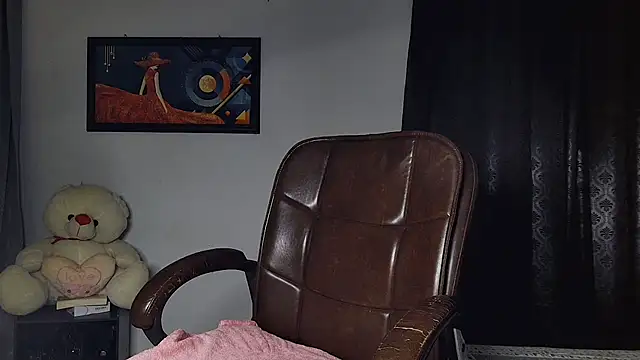 MISSNASHA69X webcam