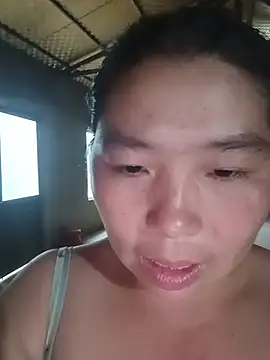 quynhkoolbae webcam
