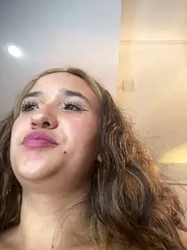 bella_vibess_s webcam